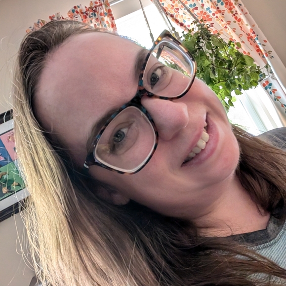 Meet your Posher, Ally - Picture 1 of 1